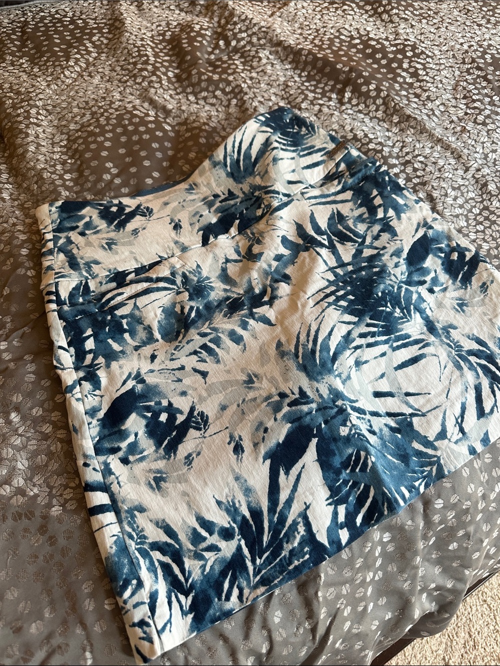 S.C. & Co Tropical Blue and White Skirt/skort small
